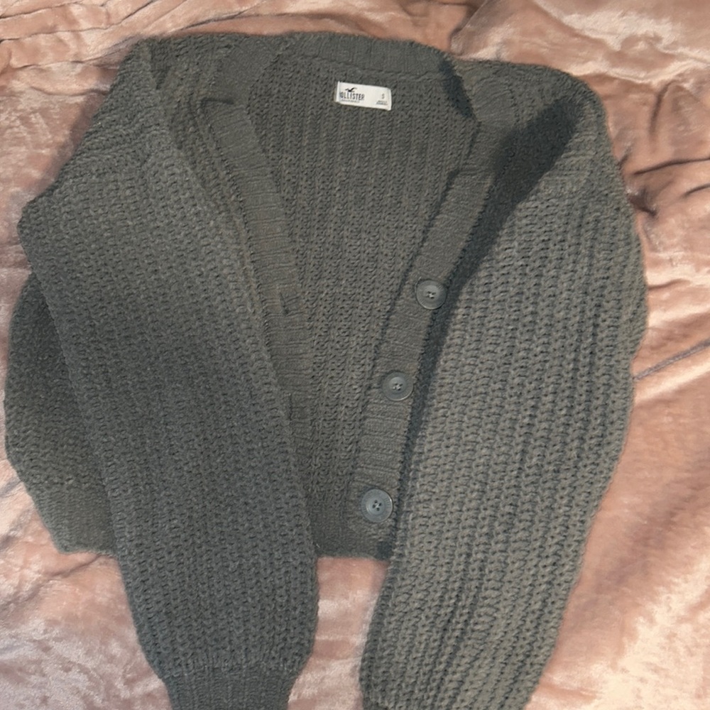 hollister gray sweater